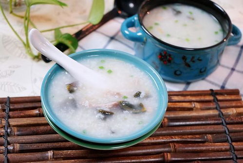 深秋凉意更重,早餐宵夜都适合来碗皮蛋瘦肉粥,咸香顺滑暖胃驱寒