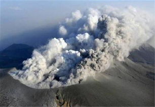 大麻烦 日本火山集体喷发,烟柱高达4千米,溶流将吞没火箭中心