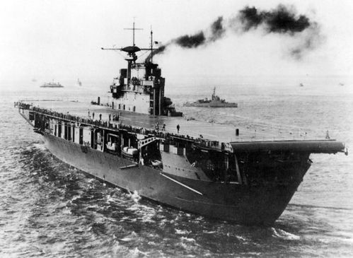 二战太平洋战场残酷激烈 看看美军这些被击沉的航母
