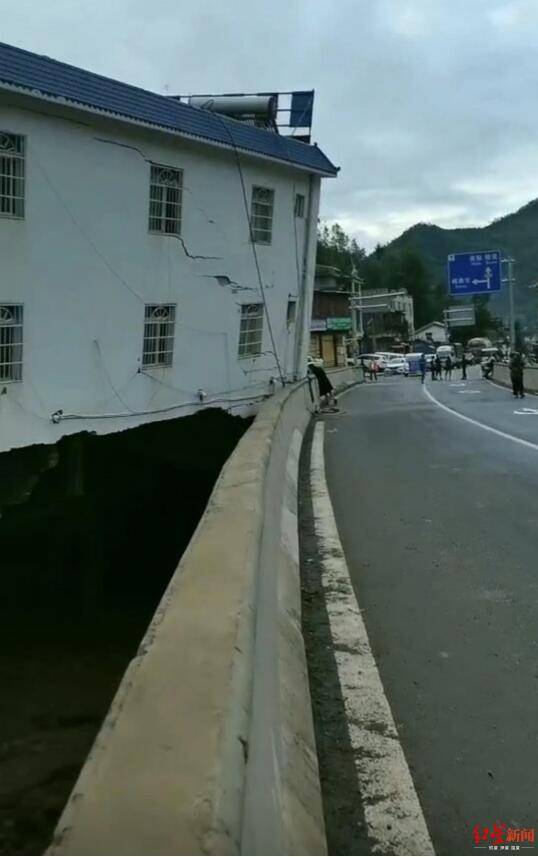 四川凉山发生暴雨山洪 一宾馆楼房倒塌,灾情还在进一步统计中