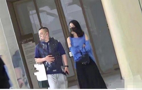 被疑有新恋情后 马苏开心包饺子尽显贤惠 可美颜加滤镜也遮不住她脖颈皱纹