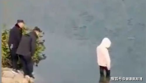 警察被指目视女孩溺水,派出所回应 警察不是超人,尽力了 