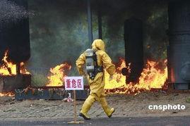 四川遂宁公安大练兵暨反恐演习举行 