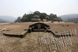 水库泄洪露30多座古墓 从明清到民国跨度近300年 现两男一女合葬墓穴 图